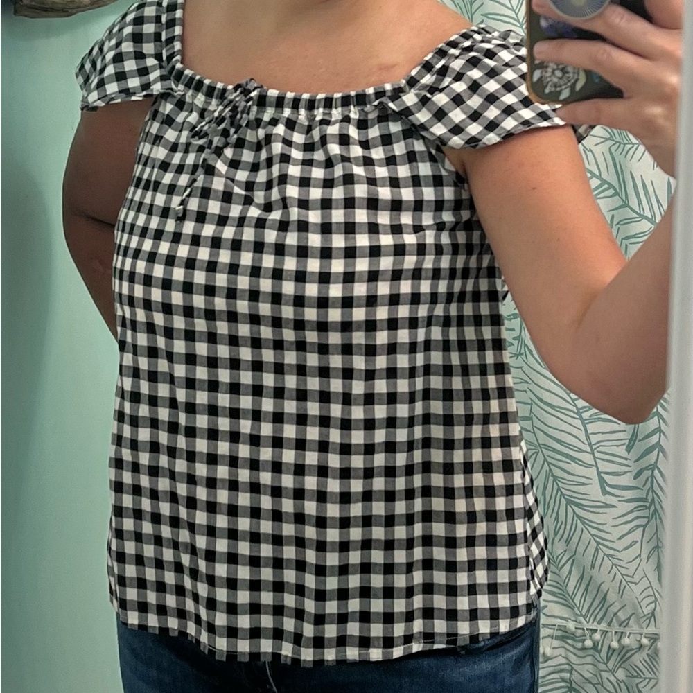 Gingham ruffle sleeve top